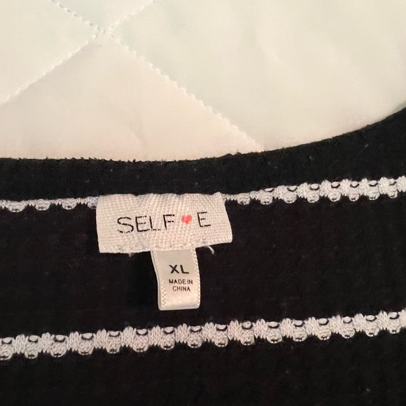 Junior girls top - Picture 2 of 2